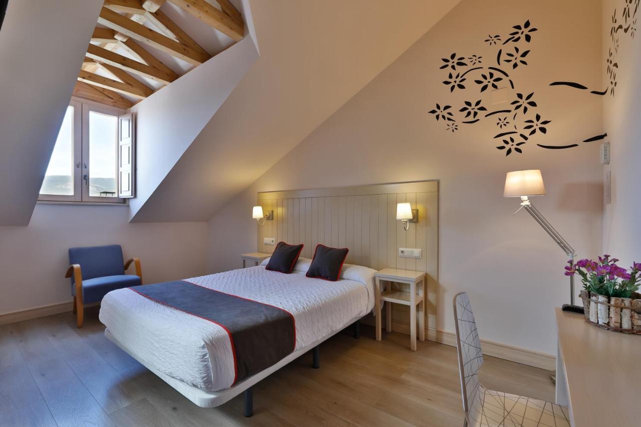 Hostal La Chata By Vivere Stays San Ildefonso Eksteriør billede